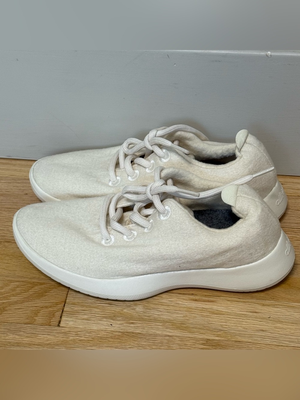 Allbirds Wool Runners Women Size 6 Cream White Merino Wool Sneakers Comfort
